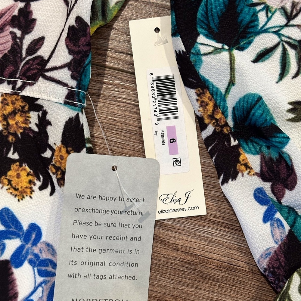 NWT! Eliza J Ivy Pebbled Crepe Tie Neck Floral Dress Size 6 - Picture 12 of 16